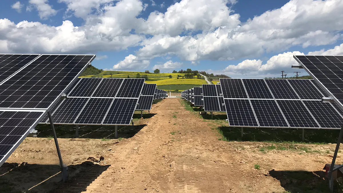 Φωτοβολταϊκό Πάρκο 870kWp της Εταιρίας SUN EΝΕRGY O.E. Φωτοβολταϊκό πάρκο σε αγρό της εταιρίας Β.ΧΡΥΣΟΥ ΚΑΙ Γ.ΒΛΑΧΟΠΟΥΛΟΣ O.E. SUN EΝΕRGY O.E. με ισχύ 870kWp με το πρόγραμμα Net Metering.